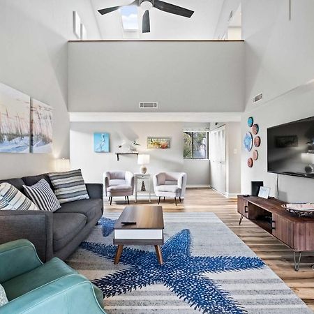 Coastal Oasis With Pool - Walk To Coligny Beach Park Hilton Head Island Bagian luar foto