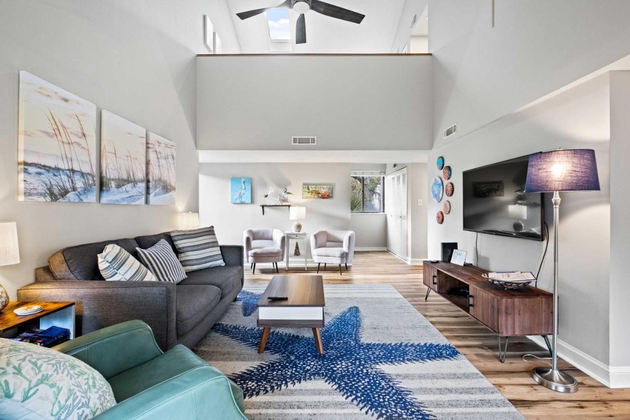 Coastal Oasis With Pool - Walk To Coligny Beach Park Hilton Head Island Bagian luar foto