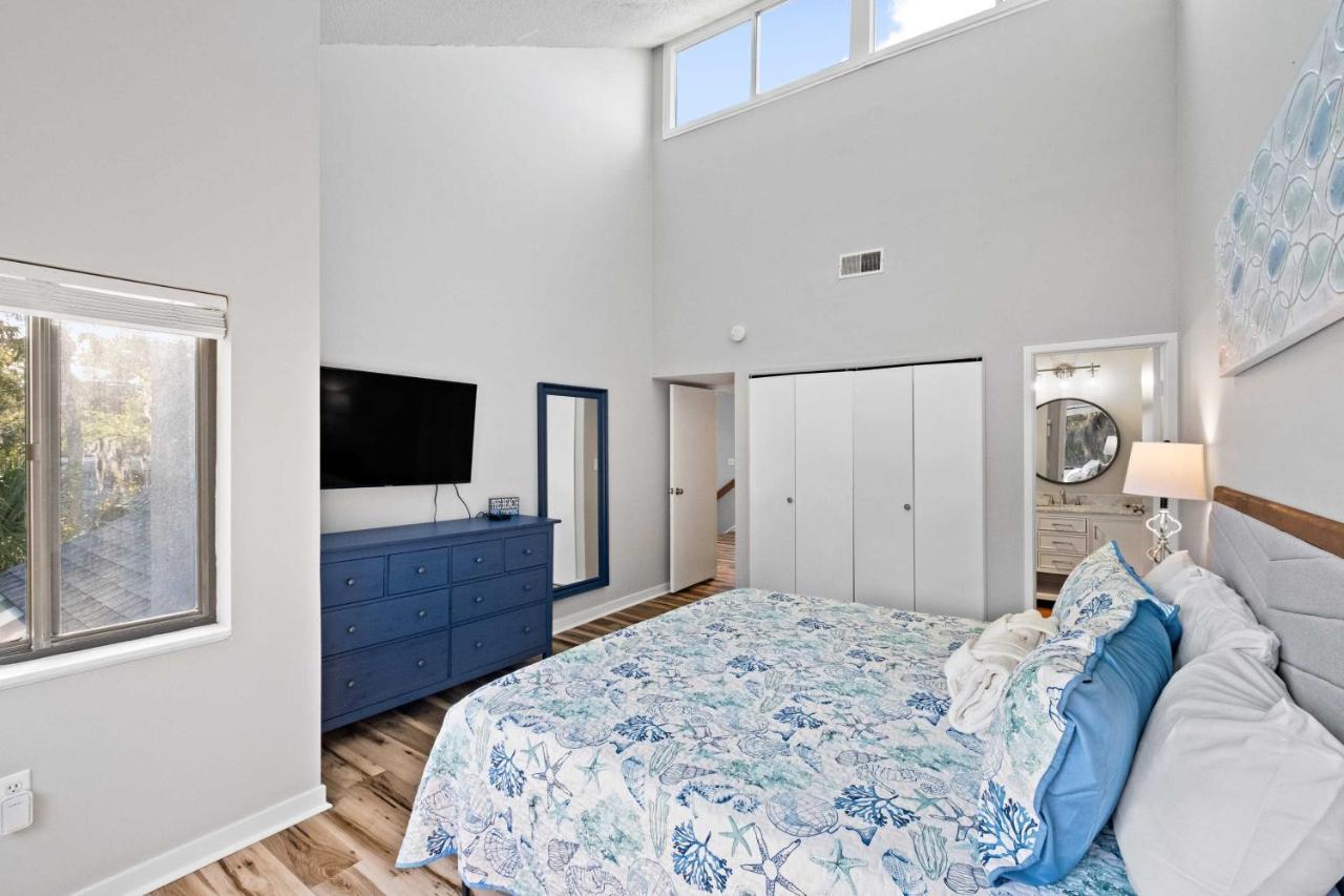 Coastal Oasis With Pool - Walk To Coligny Beach Park Hilton Head Island Bagian luar foto