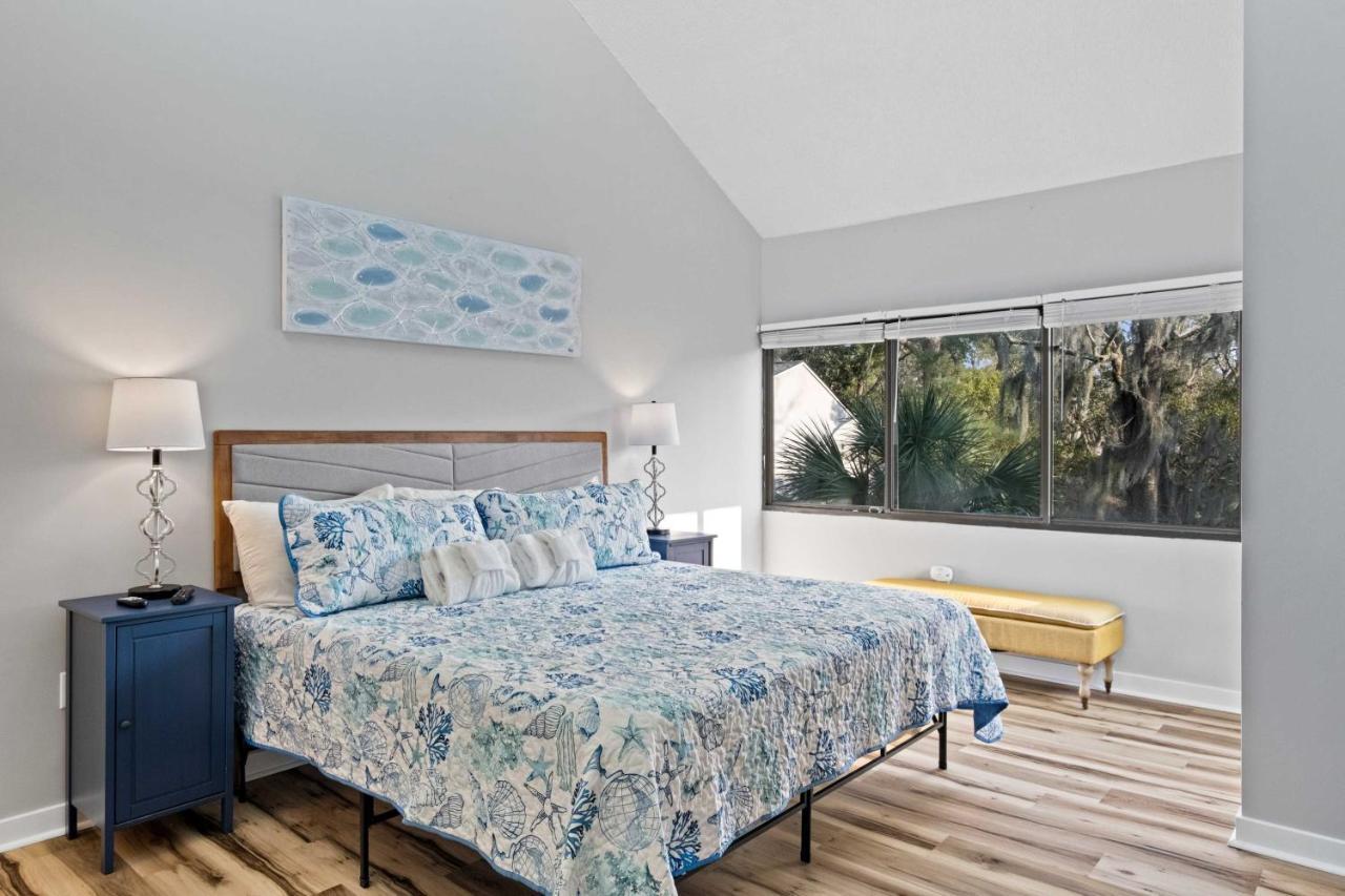 Coastal Oasis With Pool - Walk To Coligny Beach Park Hilton Head Island Bagian luar foto