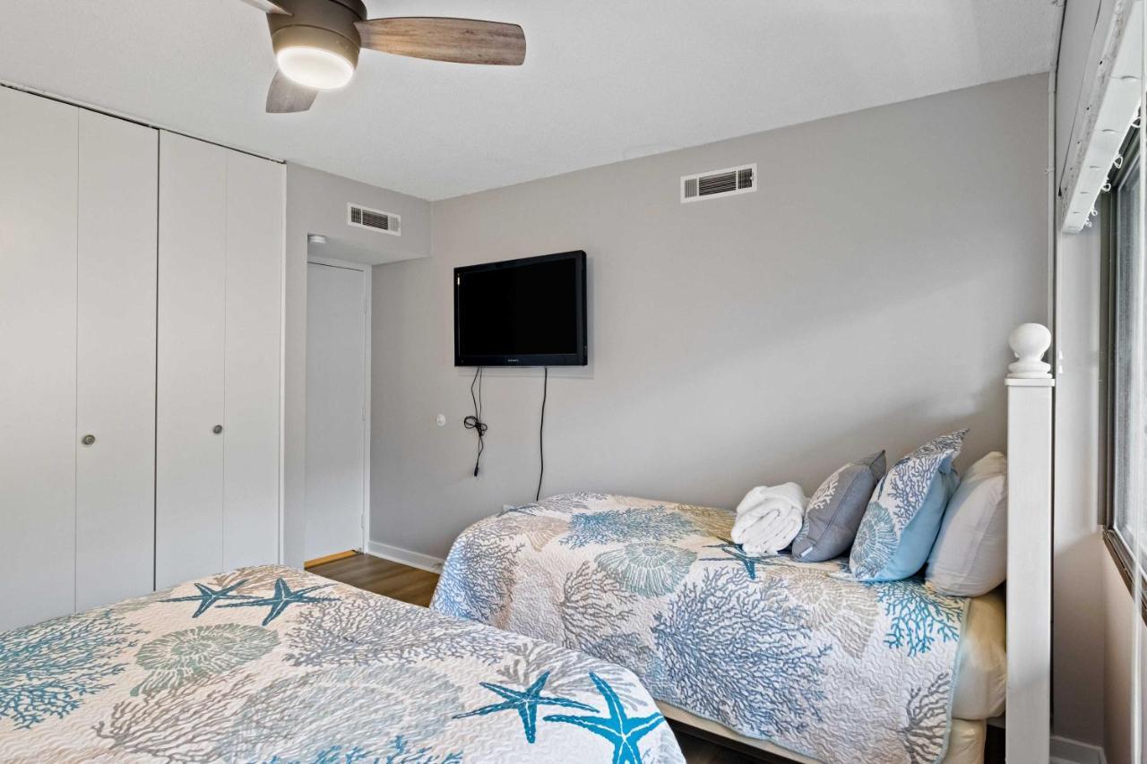 Coastal Oasis With Pool - Walk To Coligny Beach Park Hilton Head Island Bagian luar foto